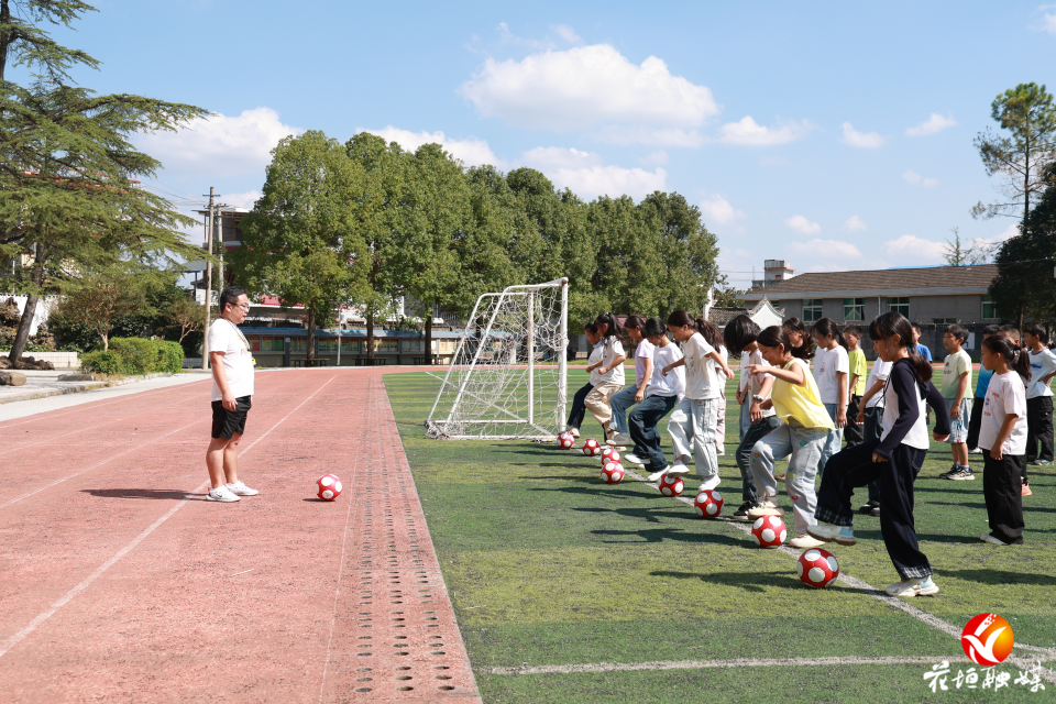 湘超联赛的, 足球特色学, inews 湘超联赛的, 足球特色学, inews